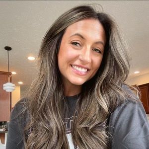 Meet your Posher, Hayley